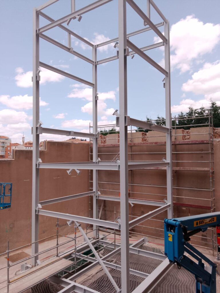 Imagen de WhatsApp 2025 07 21 a las 10.08.12 1d081d28 768x1024 - Ascensor Casco Viejo teruel