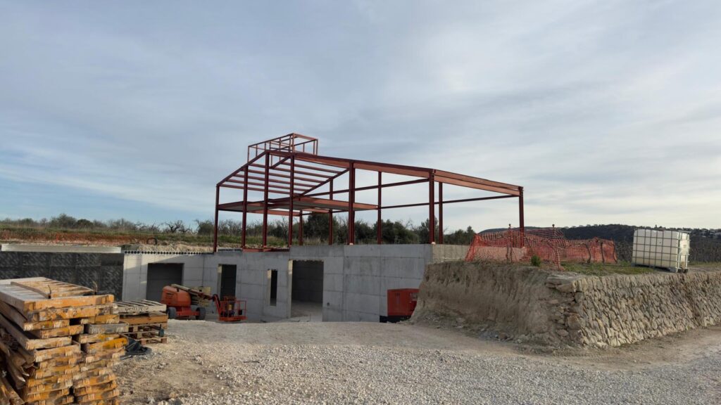 Imagen de WhatsApp 2025 07 21 a las 10.31.23 0c455256 1024x576 - Bodega en pedreguer