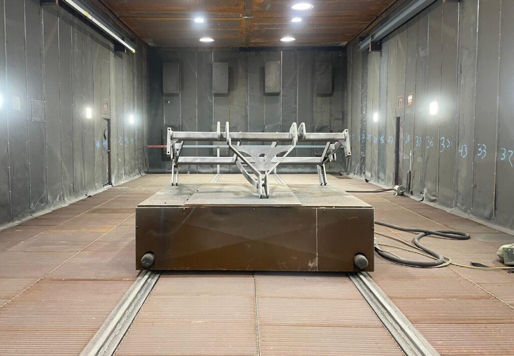 aplicacion del chorreo abrasivo metalico 1024x709 - Chorreado abrasivo met&aacute;lico