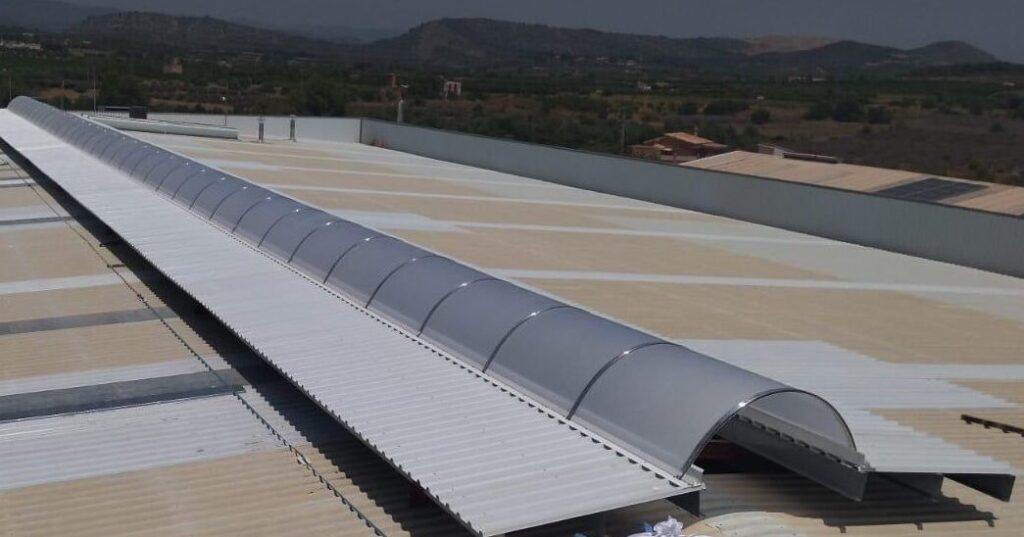 cubiertas metalicas 1024x537 - Suministro y montaje de cubiertas y cerramientos met&aacute;licos