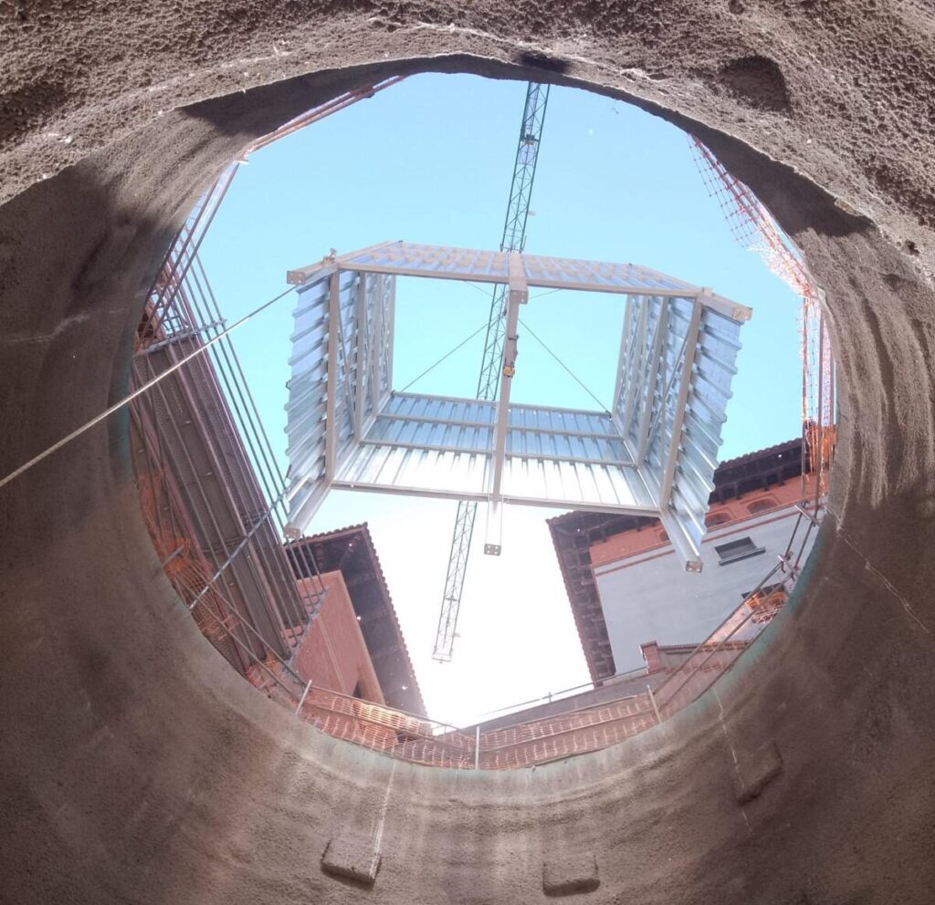 estructura metalica ascensor en teruel 1024x992 - Ascensor Casco Viejo Teruel