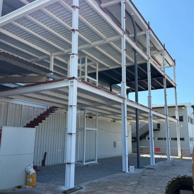 Seguimos creciendo para ofrecer un mejor espacio a nuestro equipo y clientes.
Avanzamos con la ampliaci&oacute;n de nuestras oficinas en ACOPLE, un proyecto pensado para mejorar el confort, la funcionalidad y el entorno de trabajo de todo nuestro equipo, adem&aacute;s de brindar una mejor atenci&oacute;n y experiencia a nuestros clientes.
Cada avance refleja nuestro compromiso con el crecimiento, la innovaci&oacute;n y la mejora continua.
&iexcl;Pronto compartiremos el resultado final! 💪🏗️
#Construcci&oacute;n #Ingenier&iacute;a #Oficinas #Crecimiento #TrabajoEnEquipo #Industria #ACOPLE